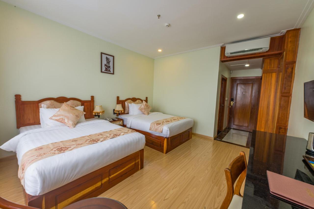 Kampong Thom Royal Hotel Exterior foto